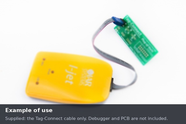 Anwendungsbeispiel: Das TC2030-CTX-20 verbindet einen IAR I-Jet mit einer Demoplatine. Geliefert wird nur das Kabel; Debugger und Platine sind nicht enthalten.